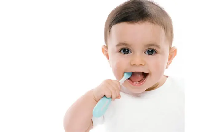 مراقبت و بهداشت دندان نوزادان